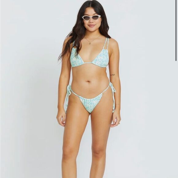 Billabong Happy Dance Skimpy Tie Side Bells Bottom - Picture 2 of 6